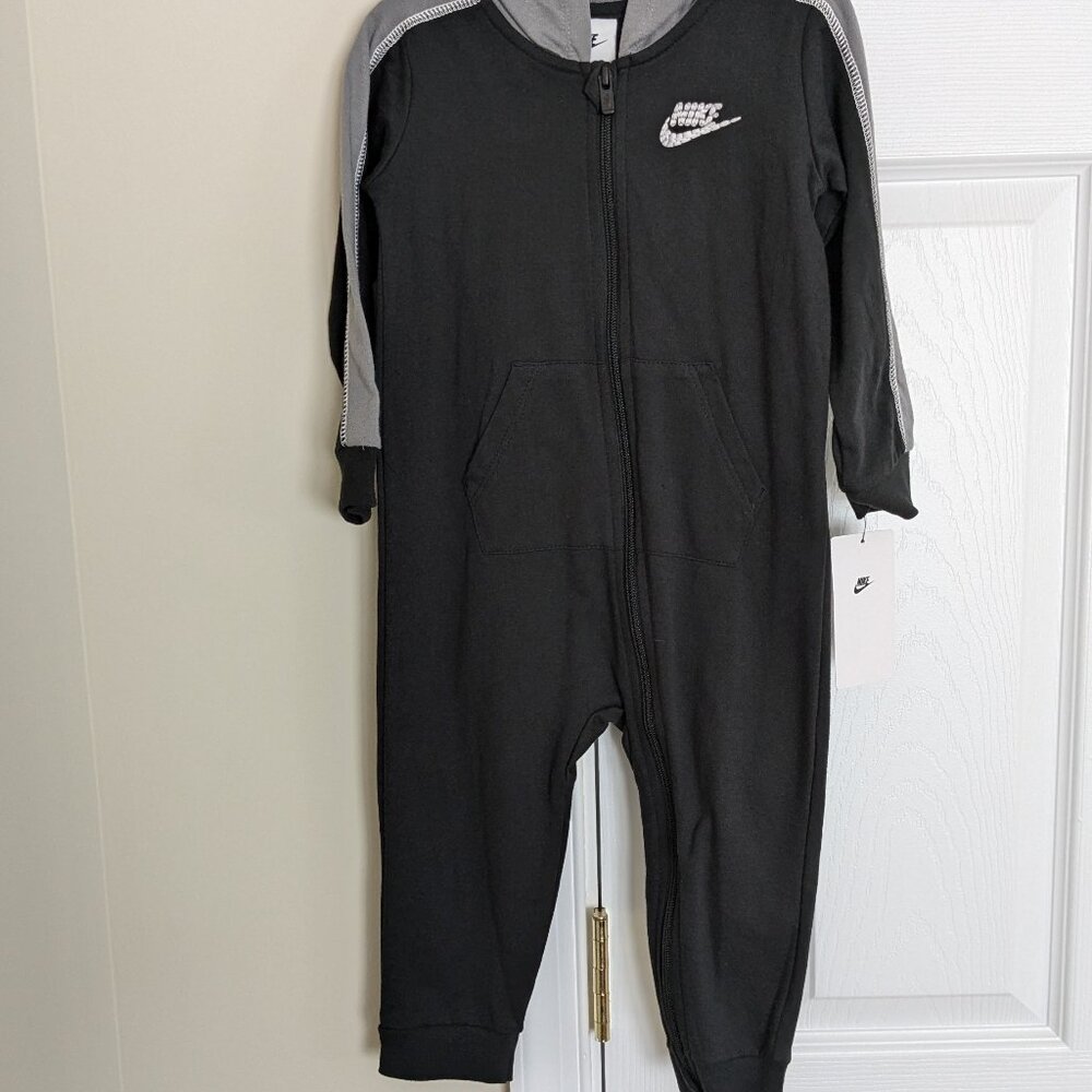NWT Nike Sportswear Club Baby Hooded Black and Gray Coverall 24M